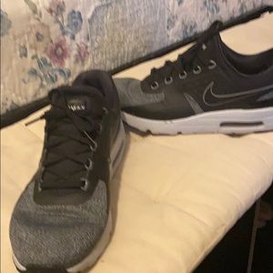 Size 13 Nike air max zero